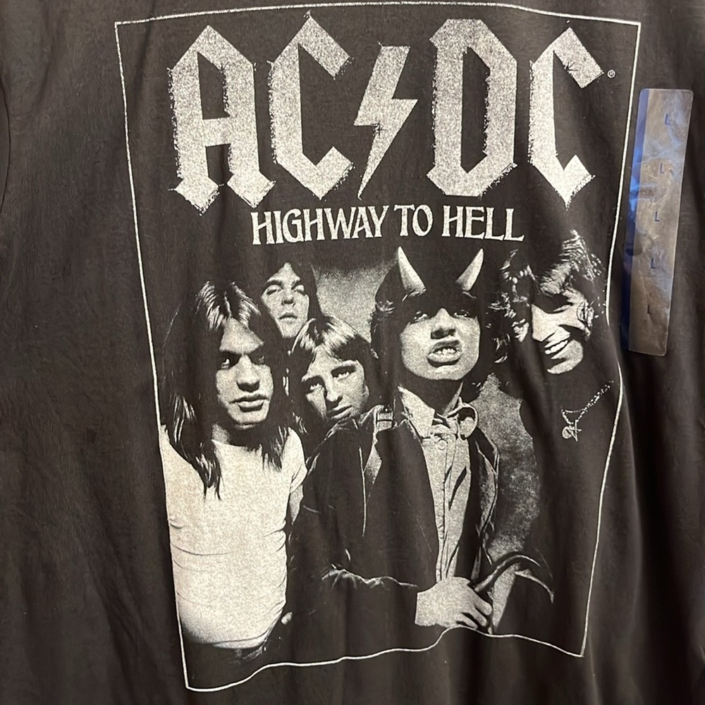 NWT AC/DC unisex tee - Picture 2 of 6